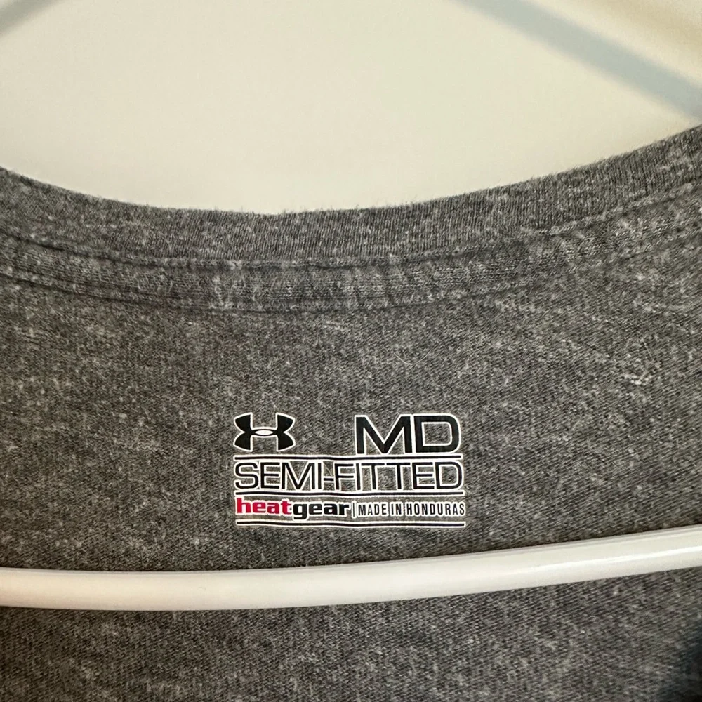 LAST CHANCE! Women’s Under Armour ⚾️ MN Twins Baseball V-Neck. Size medium. - Picture 3 of 3